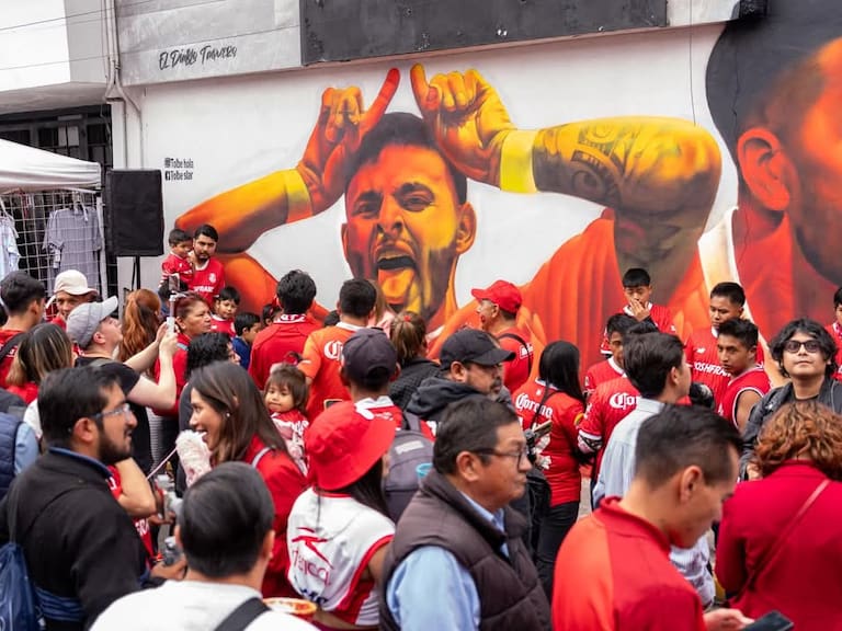 Alexis Vega y Paulinho plasmados en un mural cerca del Nemesio Díez / FOTO: @elvallemexico