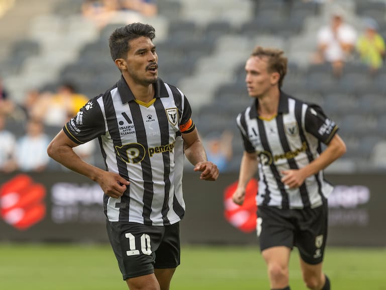 Ulises Dávila jugando en el futbol australiano