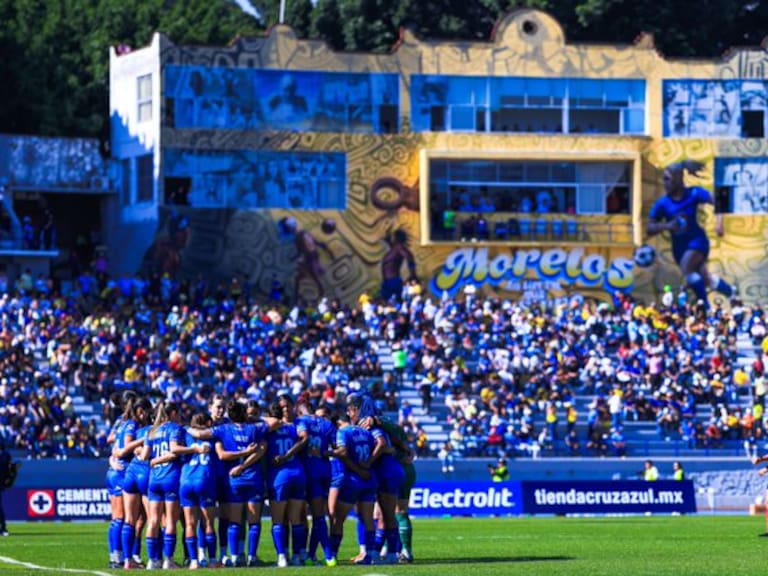 Cruz Azul Femenil hace historia: Supera en asistencia al equipo varonil en el Clausura 2026 / FOTO: @AzulFemenil