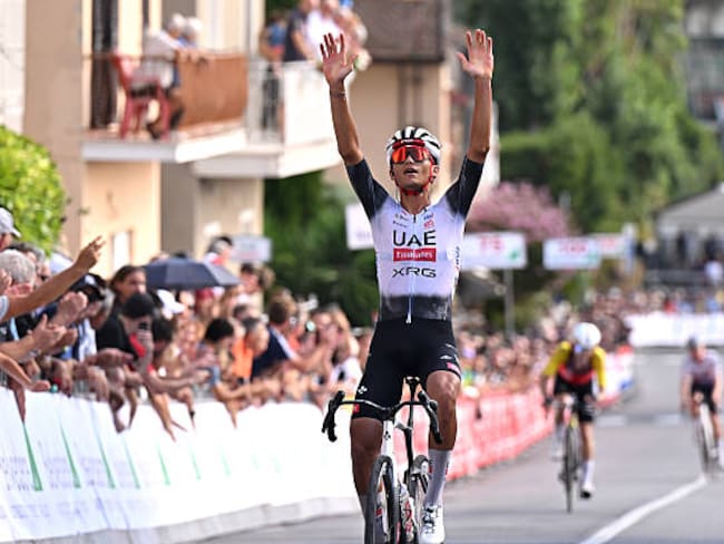 Isaac del Toro suma otra victoria y alcanza 16 triunfos en la temporada