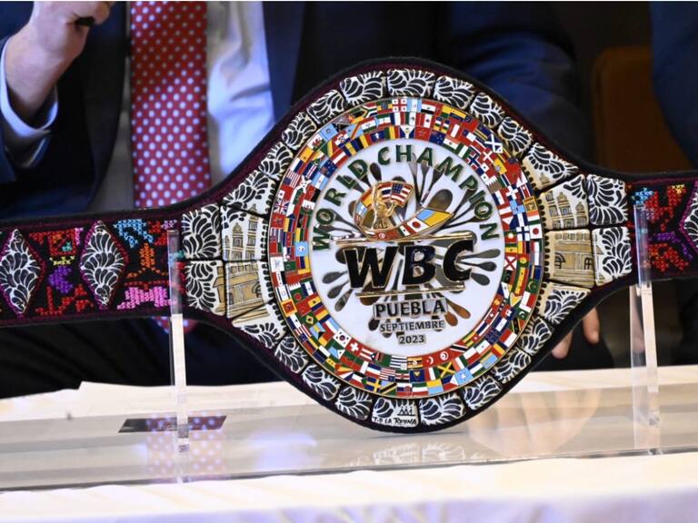 CMB presenta cinturón que entregarán al ganador de Canelo-Charlo / FOTO: Alma Montiel CMB
