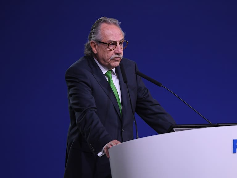 La Federación Mexicana de Futbol rinde homenaje a Decio de María por su trayectoria