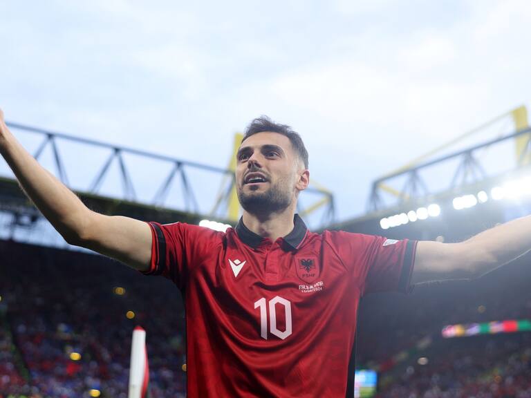 Nedim Bajrami anota el gol más rápido en la historia de la Eurocopa