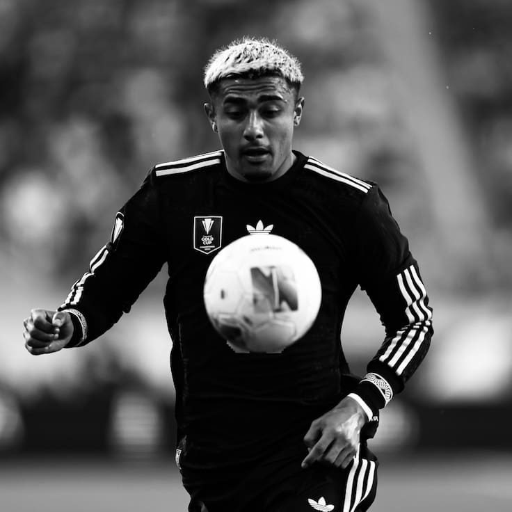 Julián Araujo recayó de lesión y se pierde la Copa del Mundo 2026