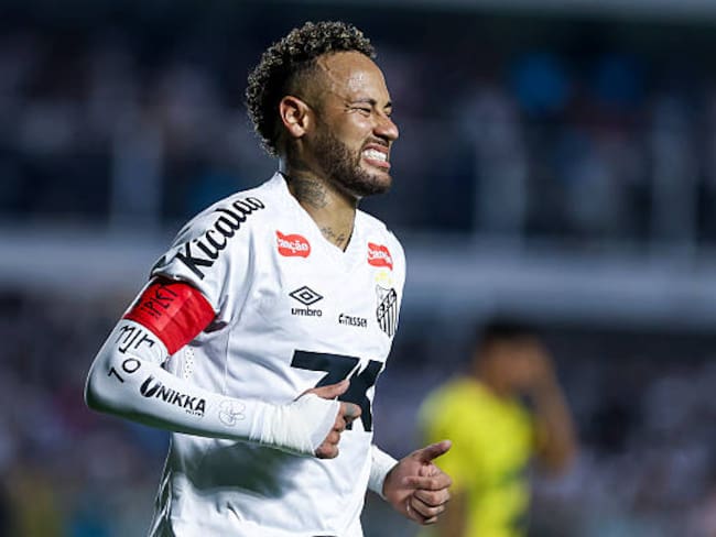 Neymar es operado de la rodilla y apunta a volver con Brasil rumbo al Mundial 2026