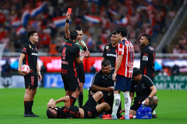 Tarjeta roja a Bruno Mendez en el Torneo Apertura 2025