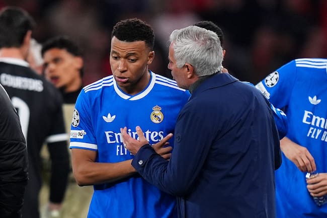 Mbappé molesto con Mourinho tras racismo a Vinicius Jr