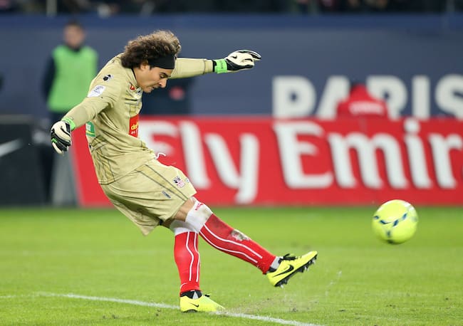 Memo Ochoa en el Ajaccio