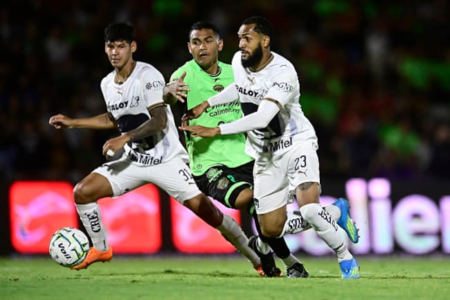 Pumas golea a Juárez con actuación estelar de Juninho