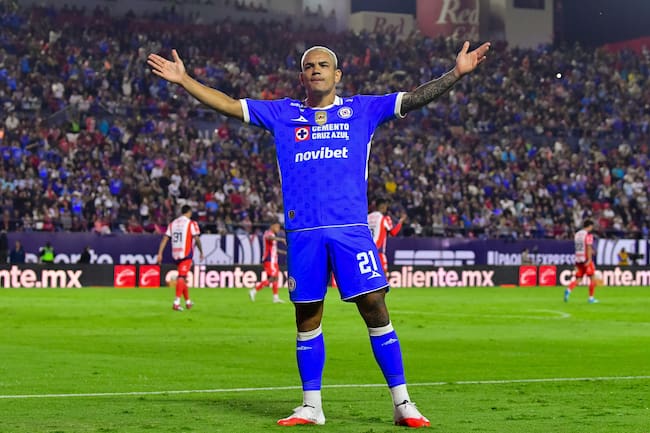 Festejo de Gabriel Fernández ante San Luis