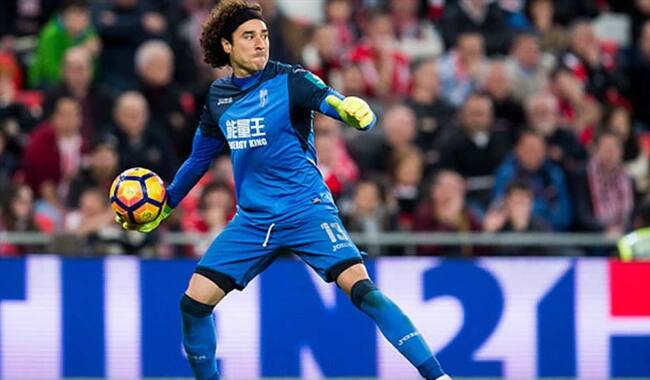 Guillermo Ochoa en un partido de Liga. Foto: Getty