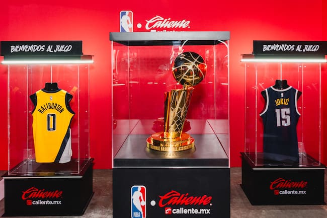 Caliente.mx y la NBA anuncian alianza exclusiva en México.