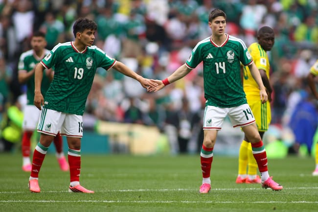 Armando González y Gilberto Mora en la inauguración del Mundial 2026