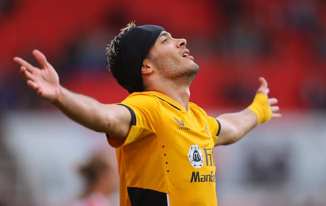 Raúl Jiménez con los Wolves