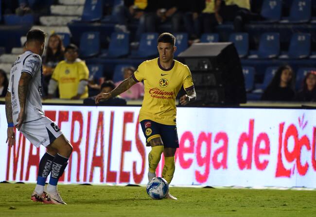 Brian Rodríguez en partido vs Puebla de Liga Mx