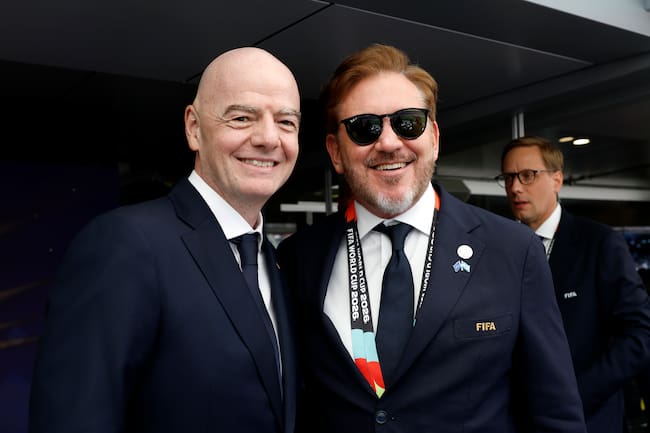 Gianni Infantino con Alejandro Domínguez en la Final del Mundial 2026