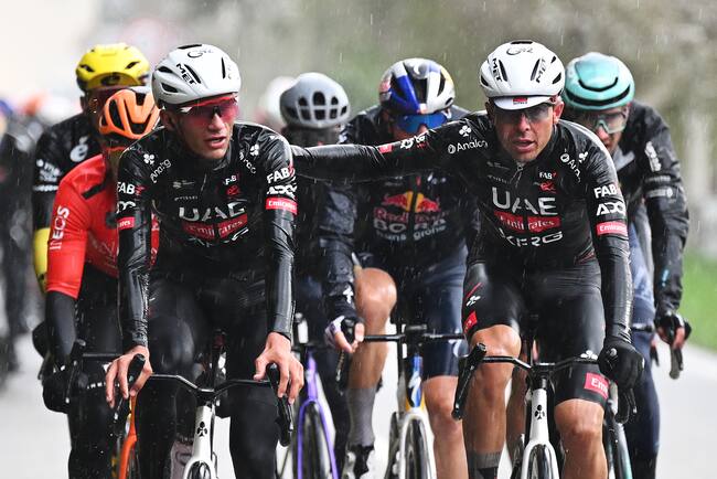 Isaac Del Toro de México y Benoît Cosnefroy de Francia, en la etapa 3 de Tirreno-Adriático 2026,