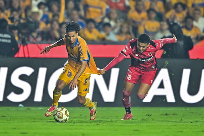 Diego Lainez y Jesús Vega