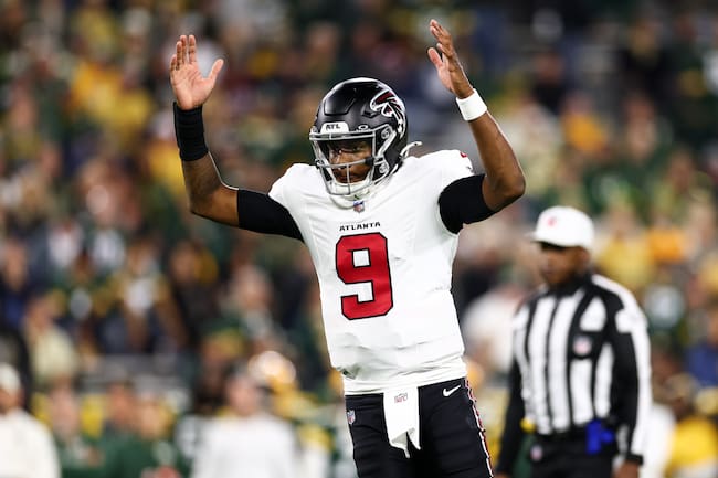 Michael Penix Jr. volvió a jugar y con él, vencieron a los Green Bay Packers