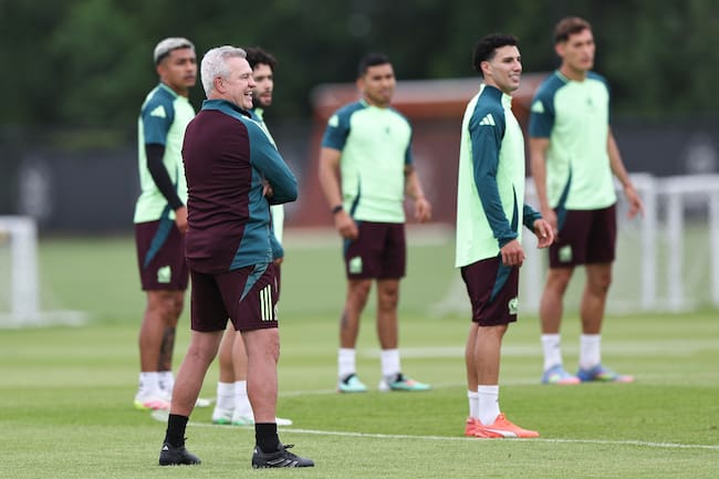 Javier Aguirre dirigiendo al Tricolor