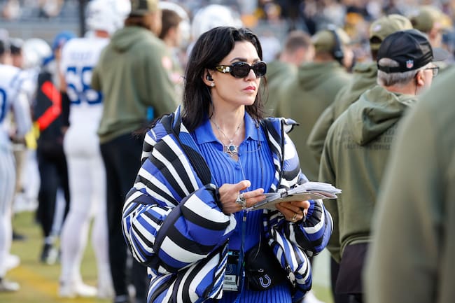 Carlie Irsay-Gordon lleva desde la temporada pasada presenciando los juegos desde el campo