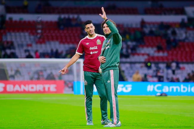 Raúl Jiménez y Memo Ochoa