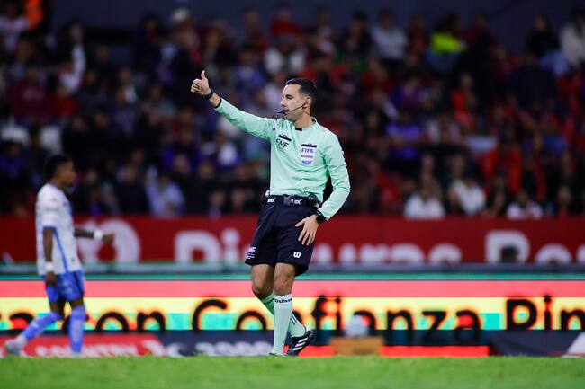 César Arturo Ramos pitando el Atlas vs Puebla - Torneo Clausura 2026 Liga MX