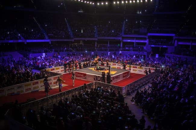 : La lucha libre mexicana ha tenido gran alcance internacional en recintos como el Movistar Arena.