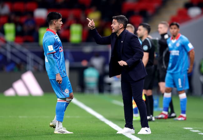 Nicolás Larcamón técnico de Cruz Azul en el actual Clausura 2026