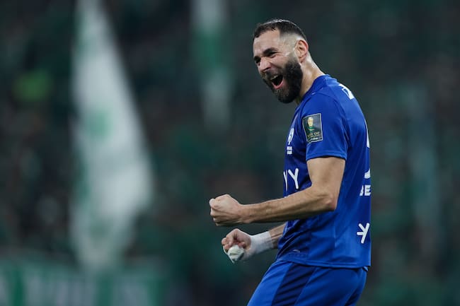 Festejo de Karim Benzema a la anotación de Theo Hernández en la Semifinal de la King's Cup