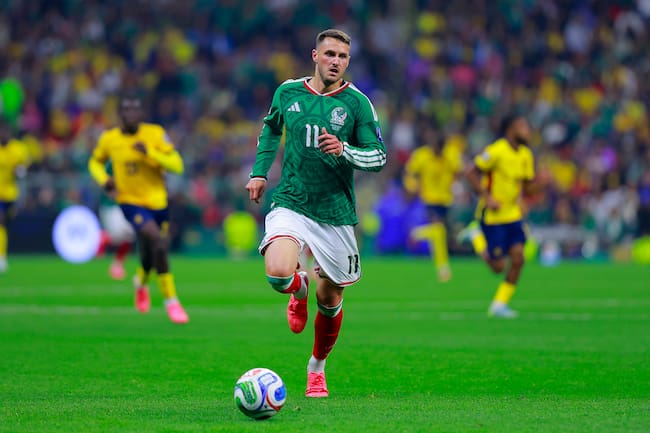 Santiago Giménez con la Selección Mexicana