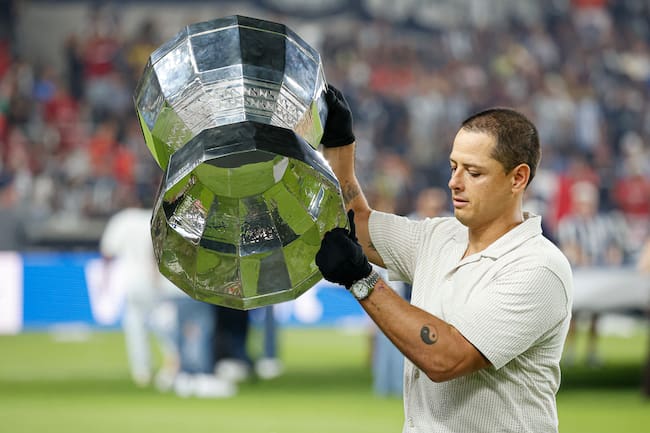 Chicharito Hernández en la final de la Leagues Cup