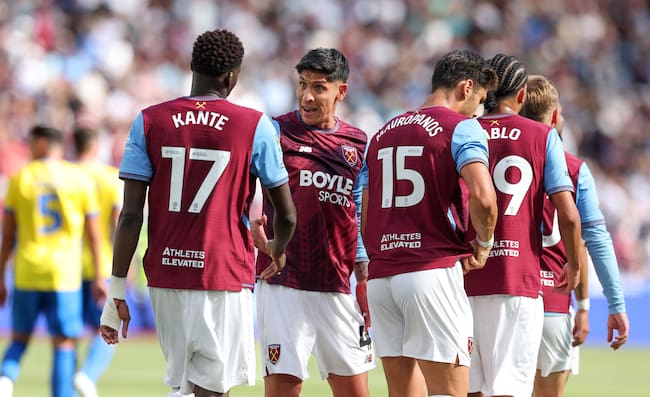 Edson Álvarez con el West Ham United