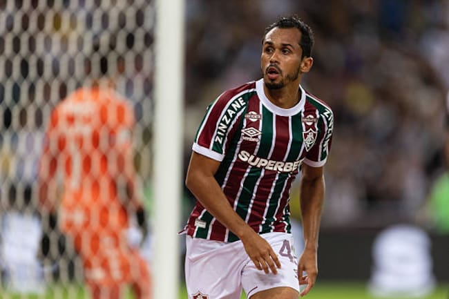 Vinícius Lima jugando con el Fluminense