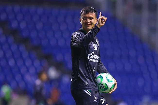 Festejo de Alí Ávila tras su gol ante Puebla
