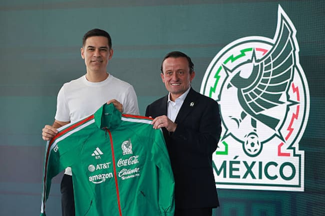 Rafael Márquez y Mikel Arriola