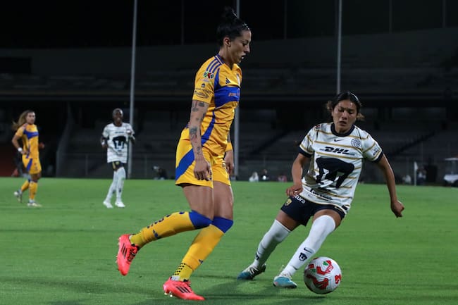 Jennifer Hermoso contra Pumas