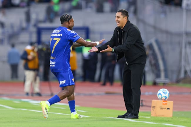 Álvaro Angulo y Efraín Juárez