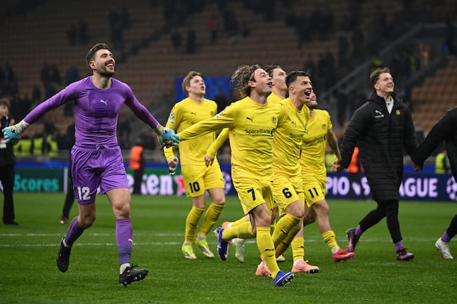 Jugadores del Bodo/Glimt en partido vs Inter de Milan por la UEFA Champions League