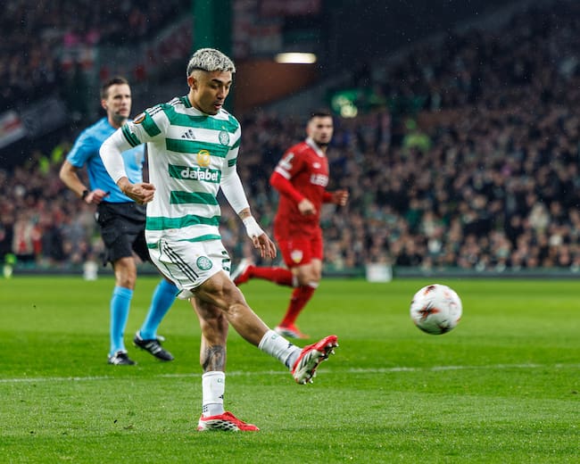 Julián Araujo eliminado con el Celtic de Escocia en UEFA Europa League