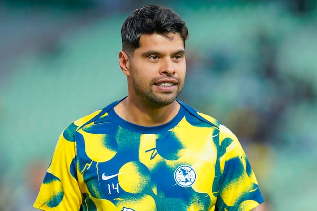 Néstor Araujo