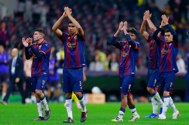 Jugadores del Atlante le agradecen a la afición por asistir al partido