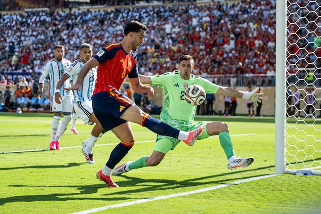 Emiliano Martínez en la Final del Mundial 2026 contra España