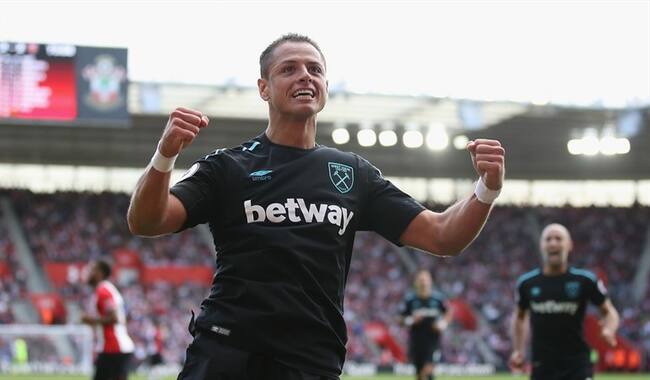 Chicharito con el West Ham. Foto: Getty images