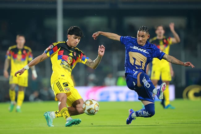 Kevin Álvarez y Uriel Antuna