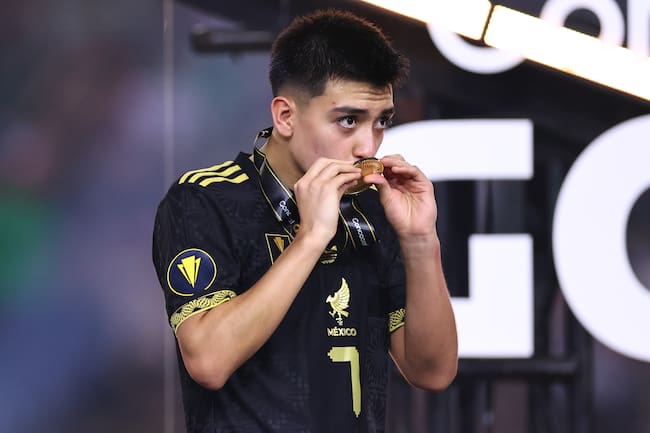 Gilberto Mora Selección Mexicana