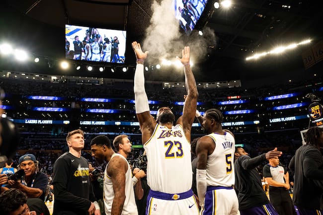 Ritual de Lebron James antes de cada juego