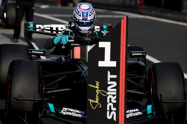 Piloto de Mercedes George Russell obtiene la primera posición en la clasificación Sprint