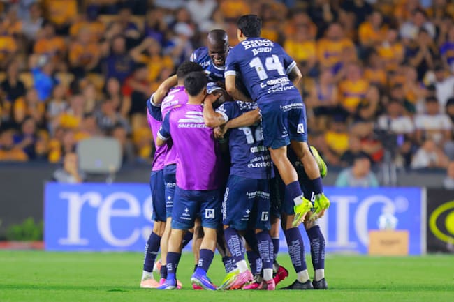 Pachuca gana en el Volcán