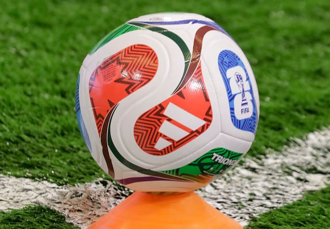 Balón Copa del Mundo 2026 en la Conferencia de prensa